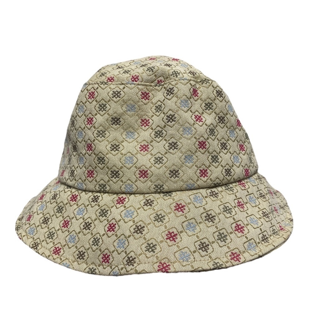 Villager Liz Claiborne bucket hat.